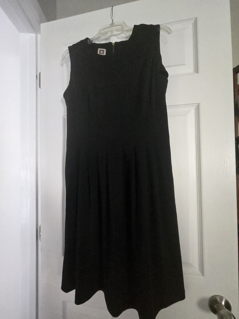 Classic Black Sleeveless Dress - Anne Klein